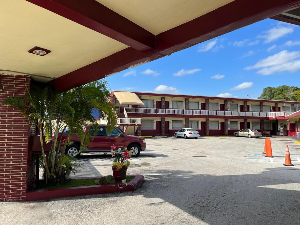 Palacio Inn Motel Miami Springs Buitenkant foto